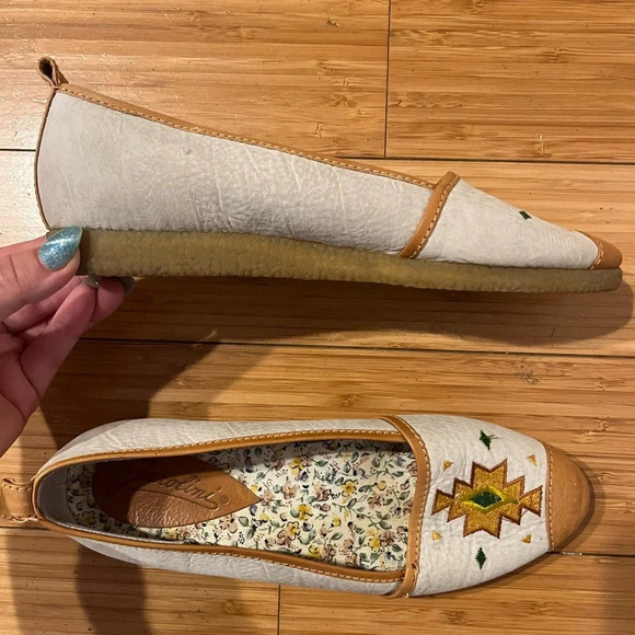 VTG GAROLINI Suede Aztec Embroidered Slip On Moccasins Loafers - Picture 2 of 6